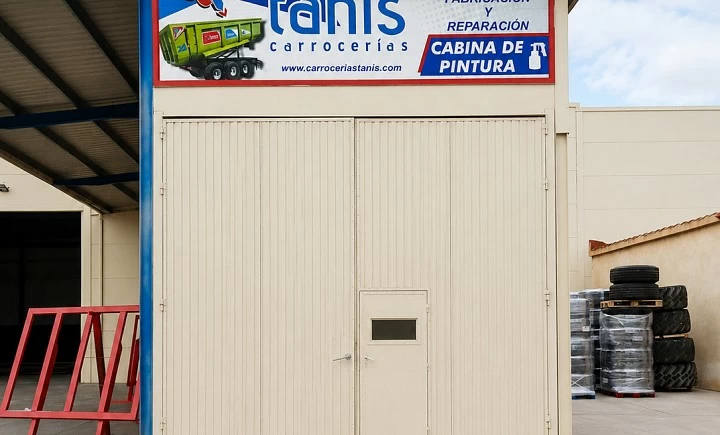 Carrocerias Tanis: Cabina de Pintura